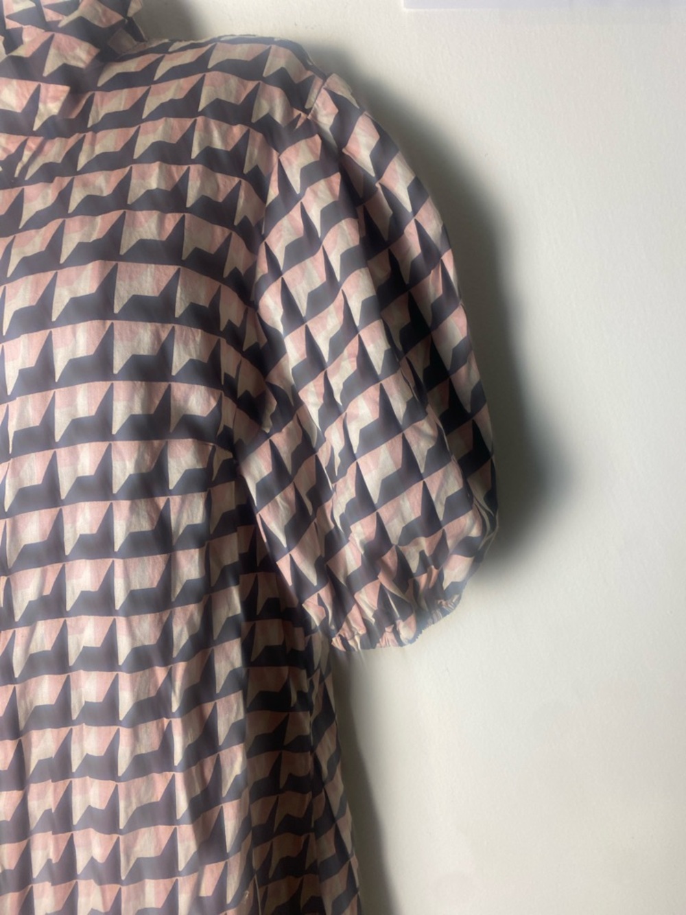 Who What Wear Black and Pink Geometric Midi Shirt Dress - Picture 4 of 8